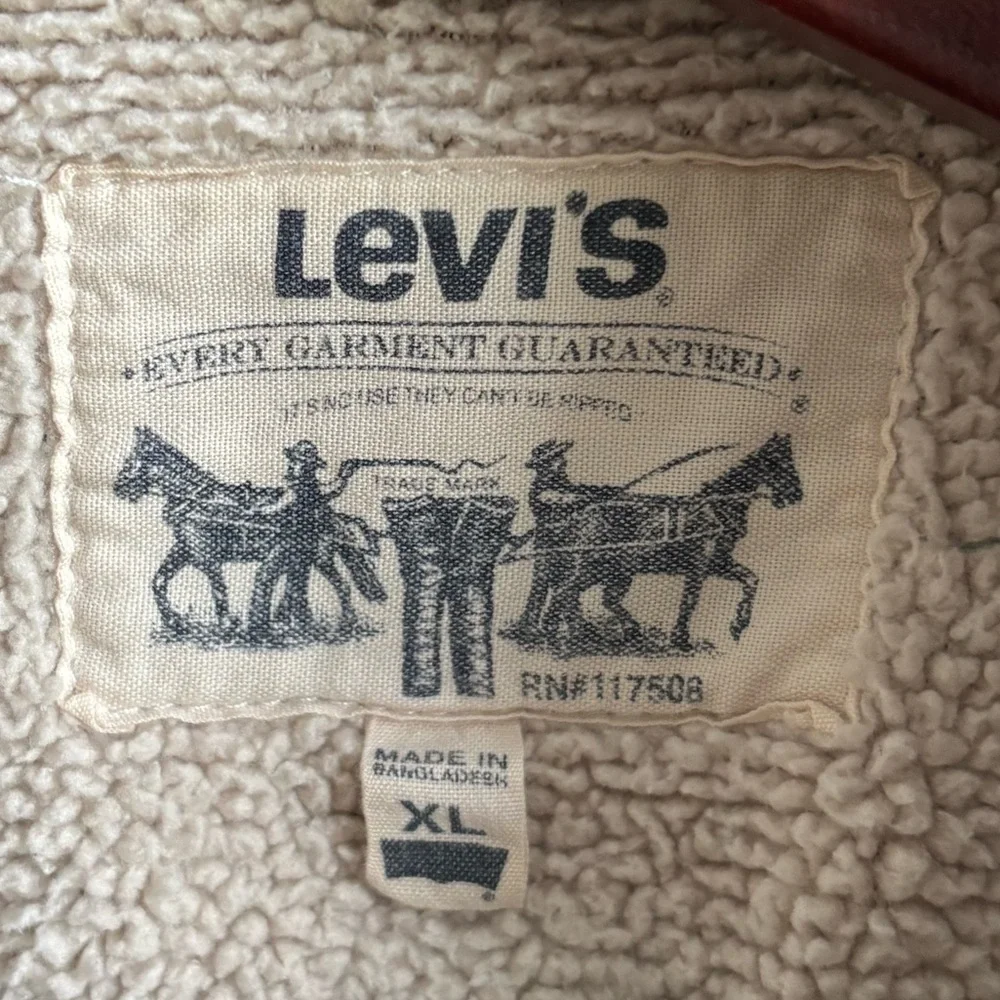 Vintage Levi’s Sherpa Lined Cotton Shirt Jacket - Picture 3 of 11